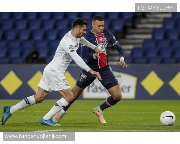 曼联与巴黎精彩对决回放詹俊解说全程回顾与分析